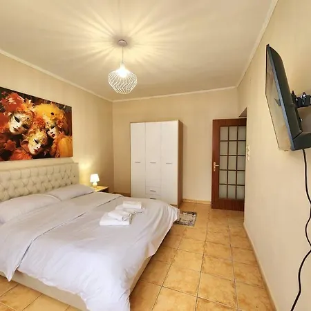 Colosseo Gemtirana W/24h Checkin Apartmán *