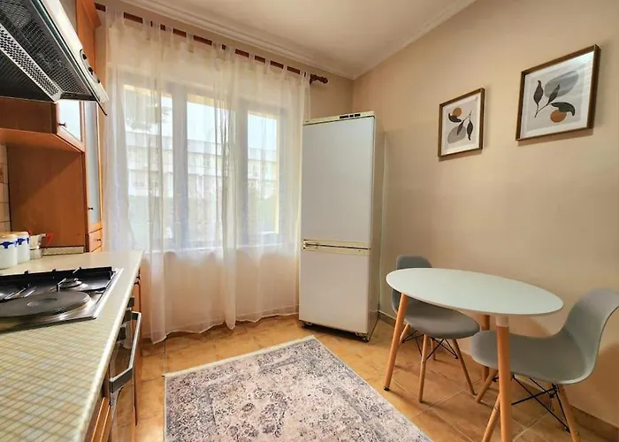 Colosseo Gemtirana W/24h Checkin Apartmán *